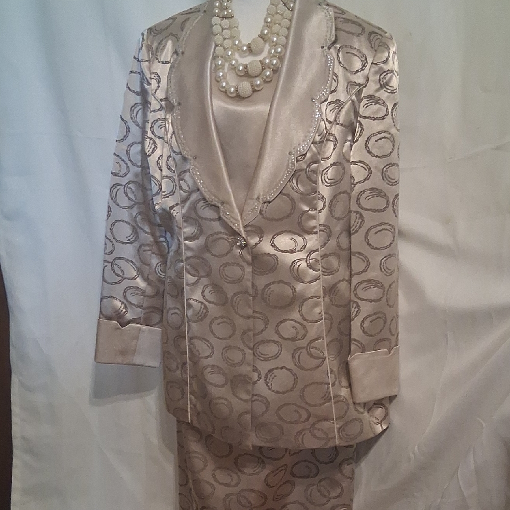 Elegant Cream Women's Jacket and Skirt Set